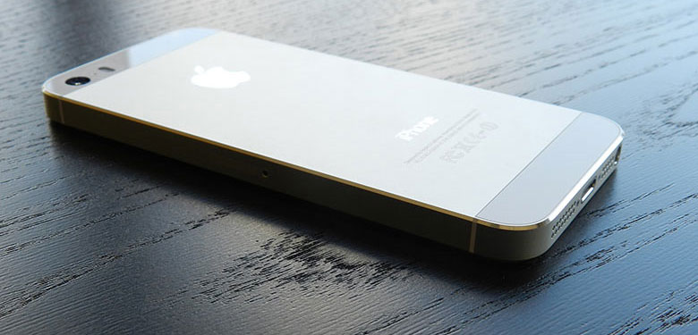 Noul iPhone va avea un ecran mai mare 10 5s iphone back