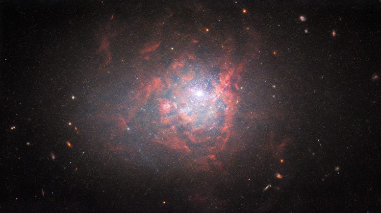 galaxia ngc 1705