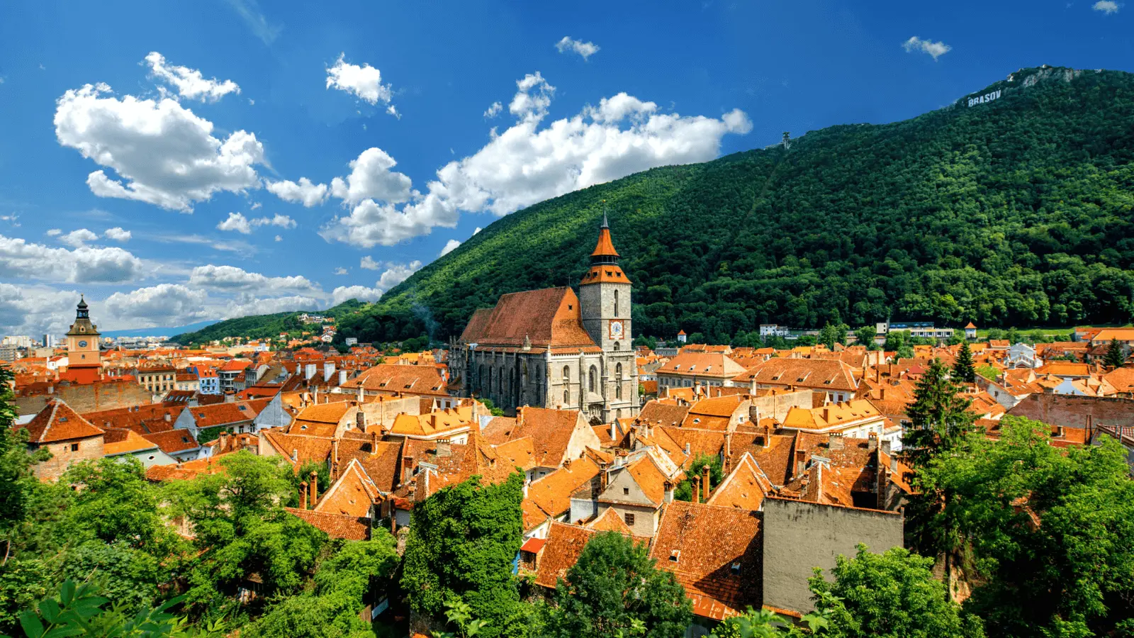 Brasov ofera un amestec armonios de farmec traditional si viata urbana moderna