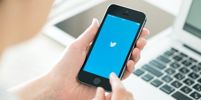 Aplicație pentru știri Twitter este una dintre                           cele 7 aplicații ce trebuie să le ai pe iPhone-ul tău