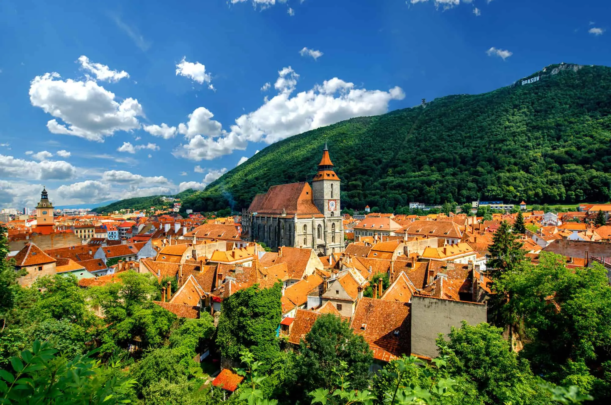 10 orașe din România pe care merită să le vizitezi 4 Brașov. 10 orașe din România pe care merită să le vizitezi