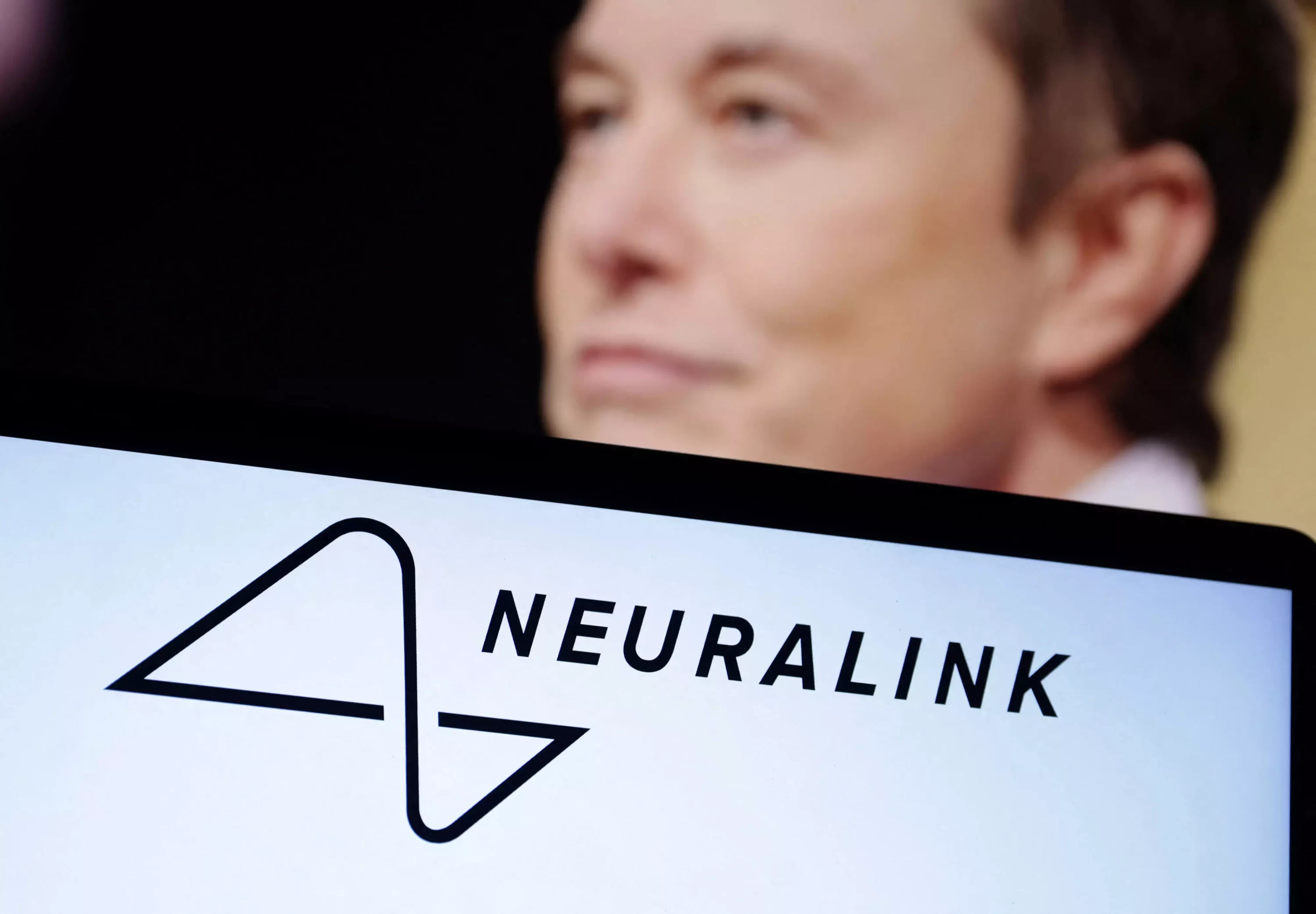 Neuralink, compania lui Musk, pregătită să înceapă testarea pe oameni a implanturilor cerebrale 1 Neuralink, compania lui Musk, pregătită să înceapă testarea pe oameni a implanturilor cerebrale