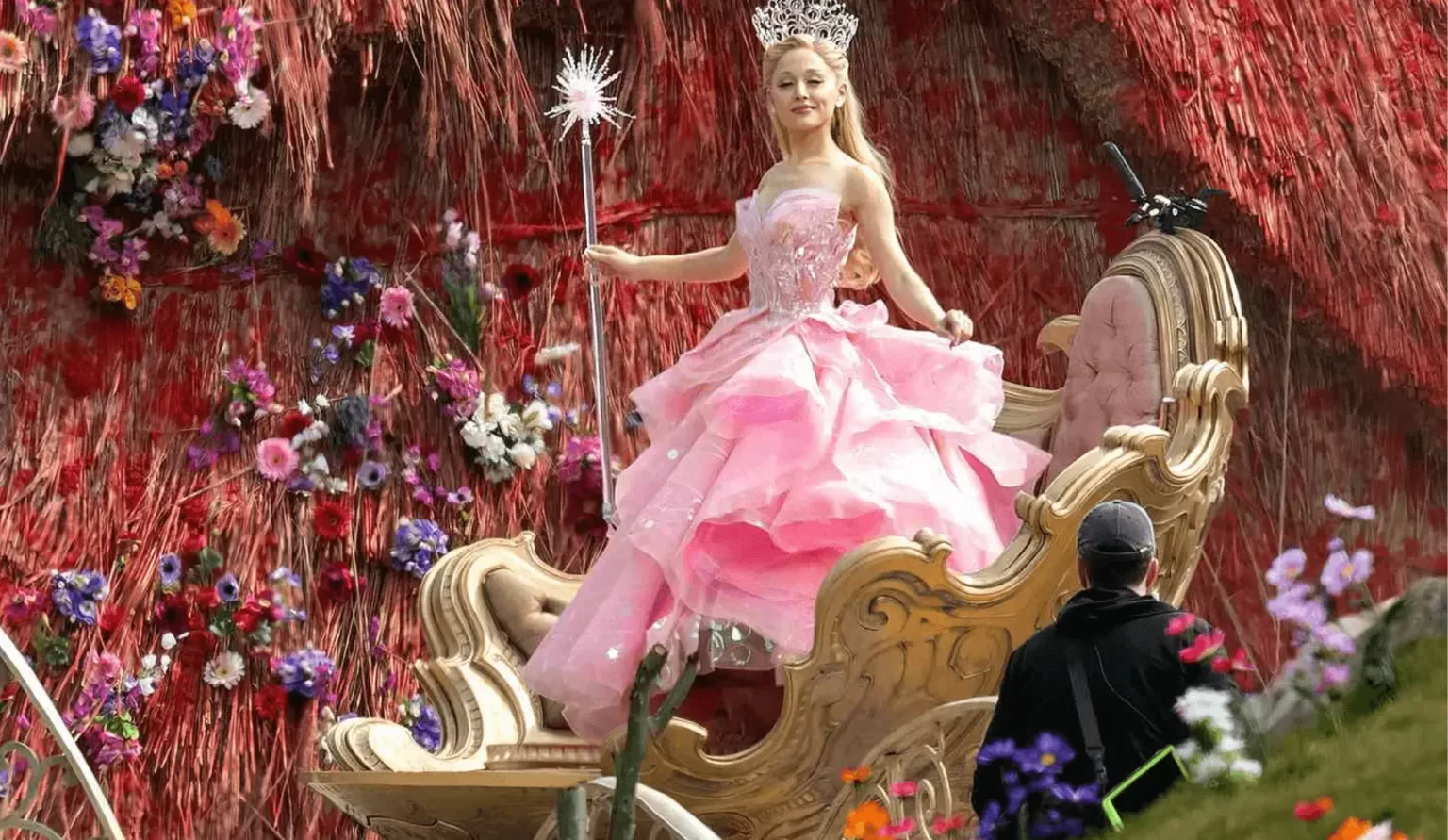 Primul trailer pentru filmul Wicked cu Ariana Grande a debutat duminică la Super Bowl