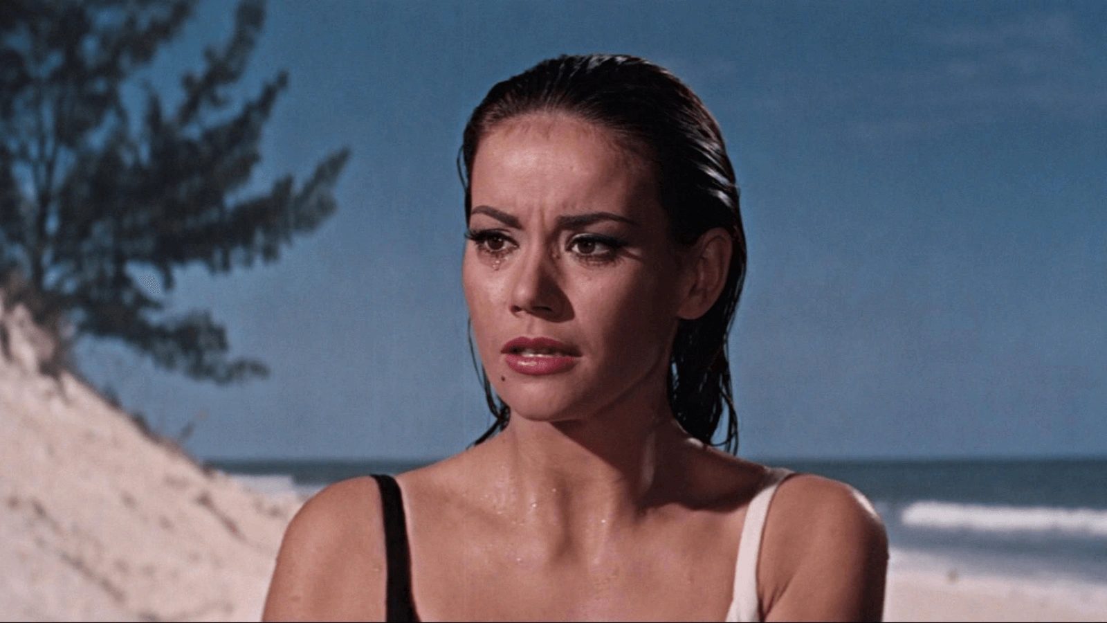 Bond Girls: Femeile din filmele cu James Bond 4 Claudine Auger Thunderball (1965)