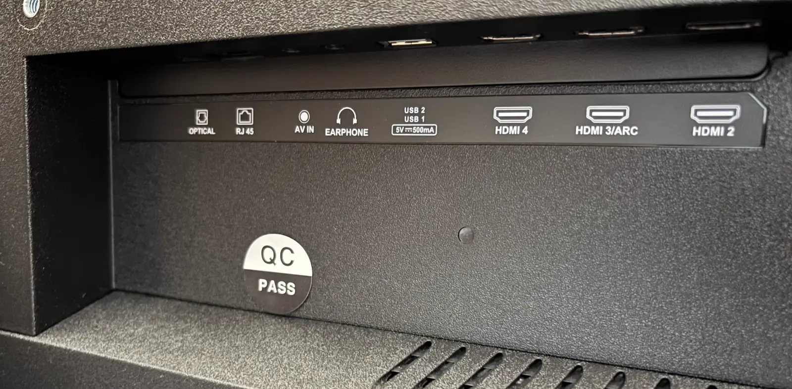 Thomson Google TV UHD conectivitate 1