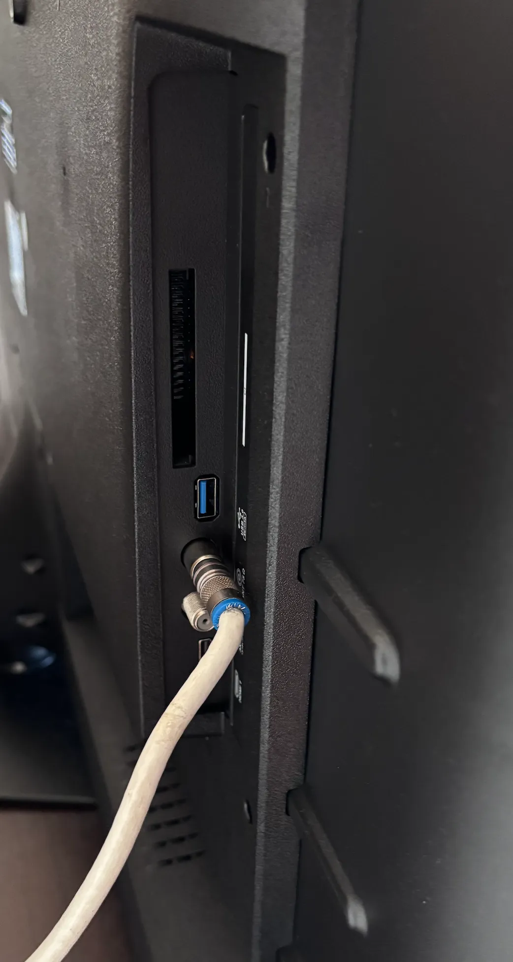 Thomson Google TV UHD conectivitate 2