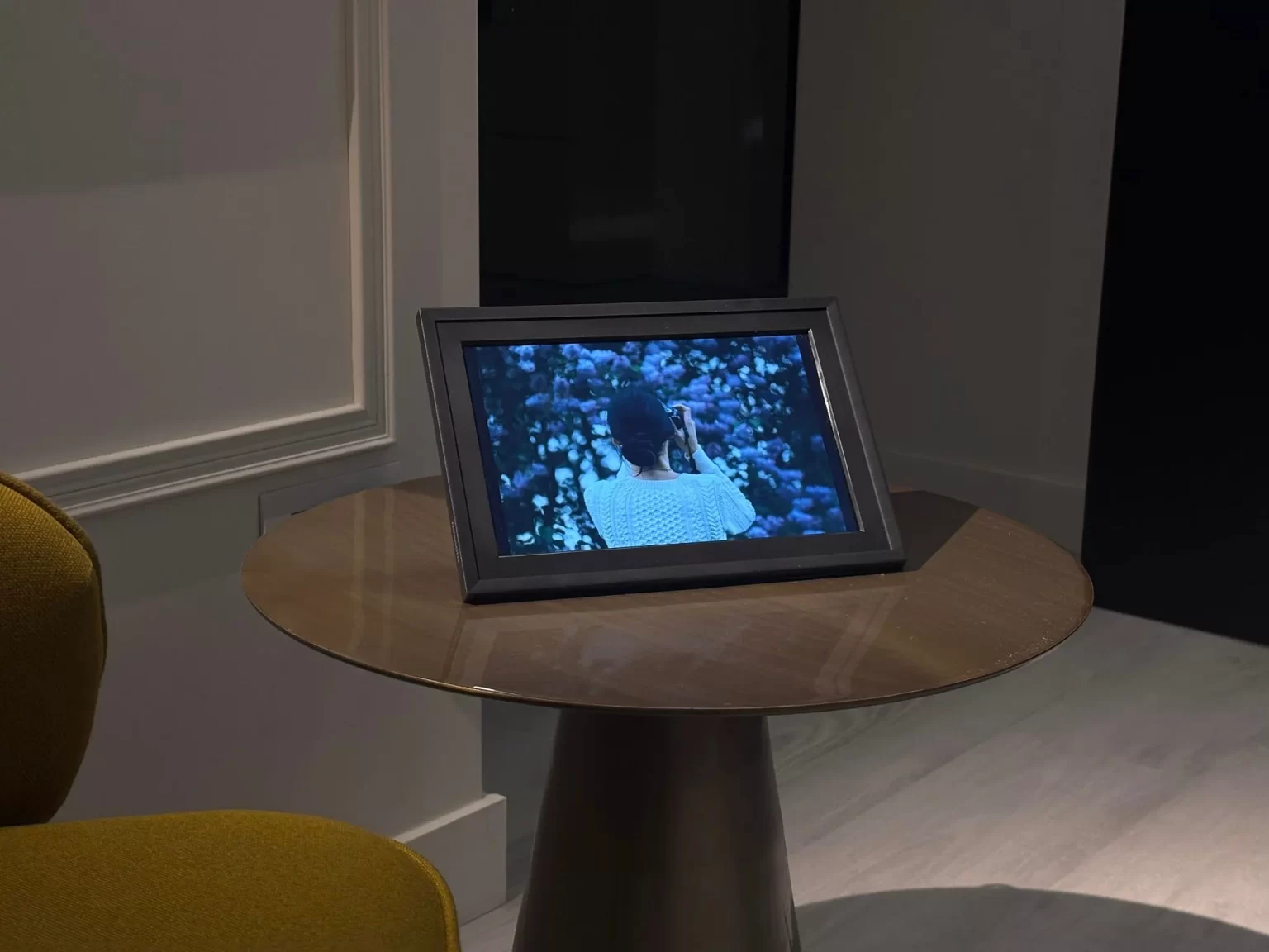 Recenzie Thomson 10″ Smart Photo Frame – Funcții, experiență și utilizare reală Recenzie Thomson 10″ Smart Photo Frame - Funcții, experiență și utilizare reală