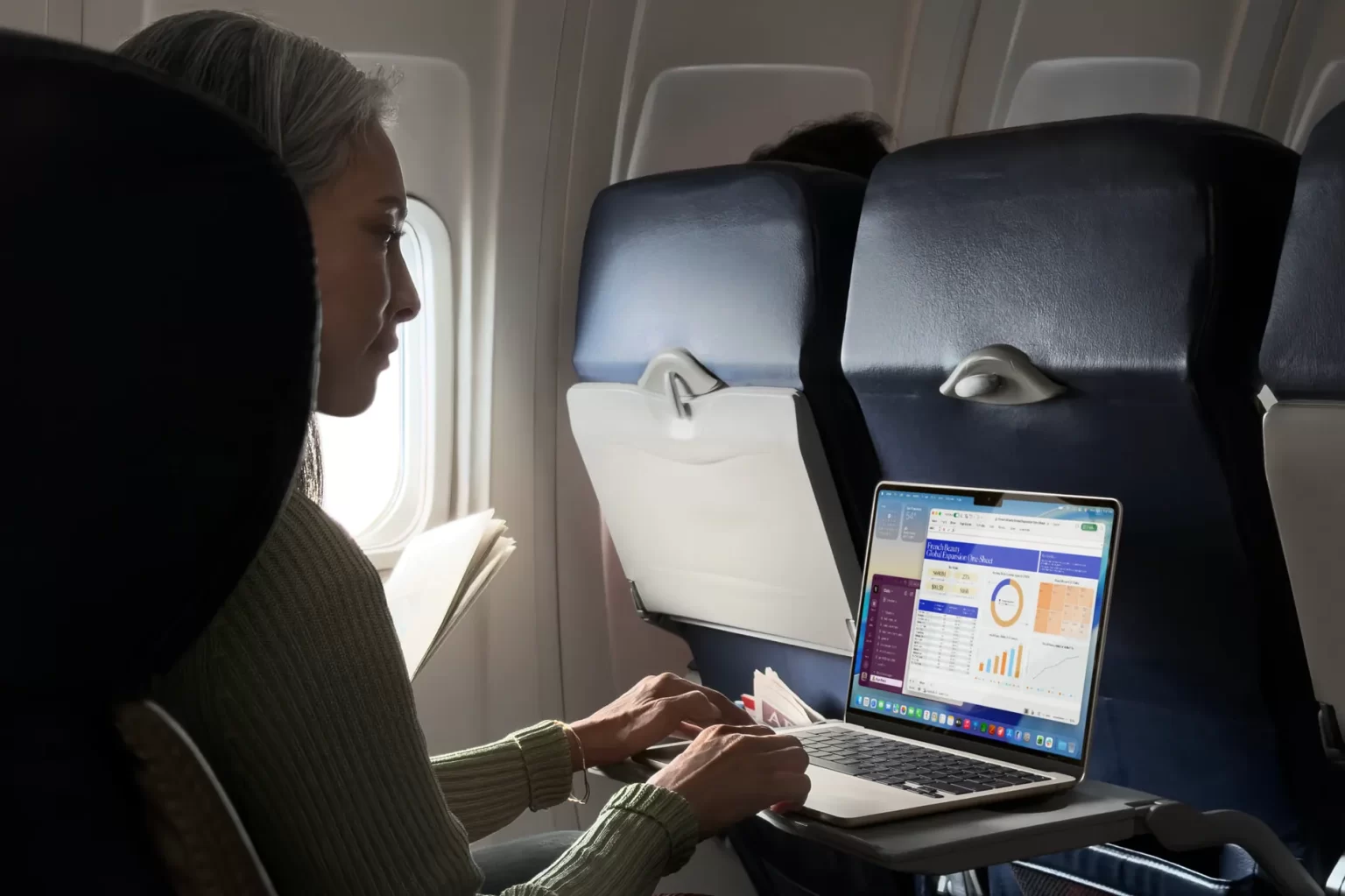 Apple lansează MacBook Air M5 stocare dublă, Wi-Fi 7 și de 4 ori mai rapid la AI