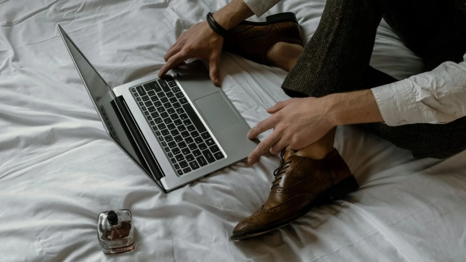 Cum să alegi parfumul masculin potrivit în funcție de stil și ocazie Cum să alegi parfumul masculin potrivit în funcție de stil și ocazie