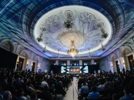 Peste 2.500 de specialiști în securitate cibernetică se reunesc la Palatul Parlamentului, la a 16-a ediție DefCamp 9 Peste 2.500 de specialiști în securitate cibernetică se reunesc la Palatul Parlamentului, la a 16-a ediție DefCamp