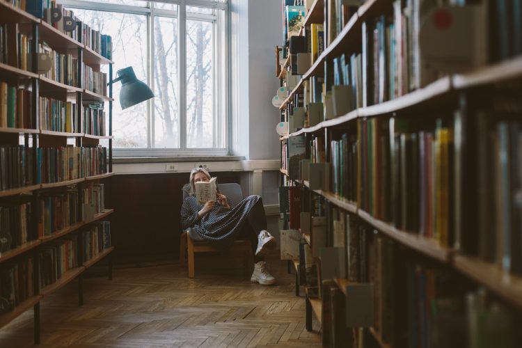15 cărți scrise de autori români contemporani pe care să le citești în tihnă