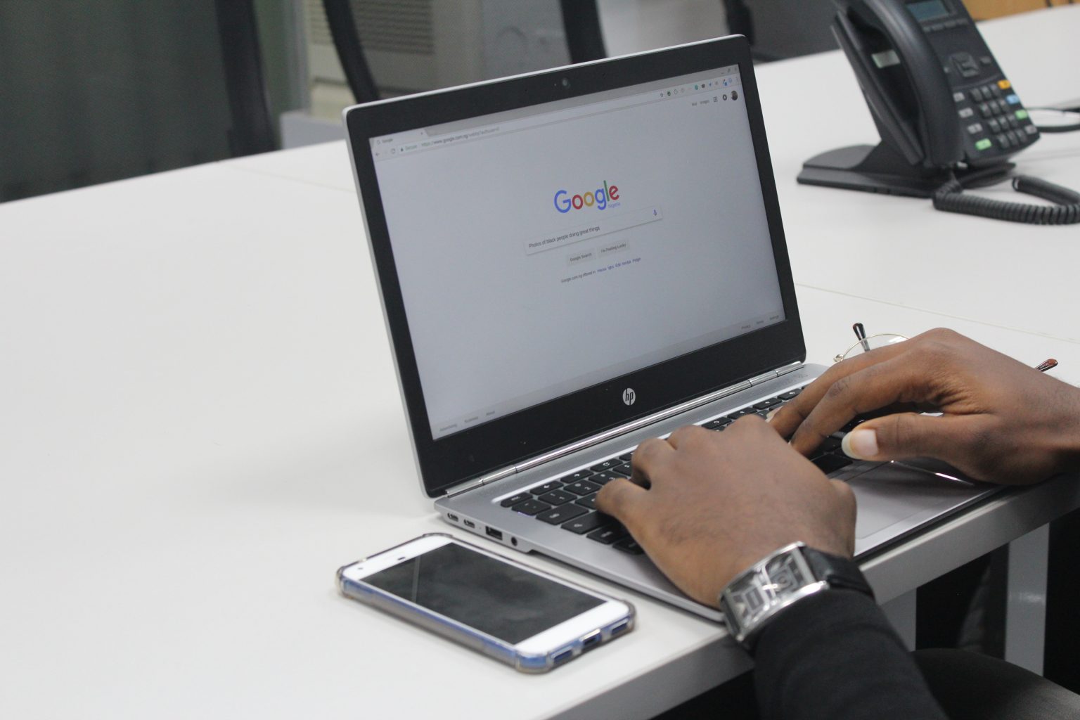 Cum ștergi istoricul căutărilor Google pe calculator sau laptop, Android și iOS