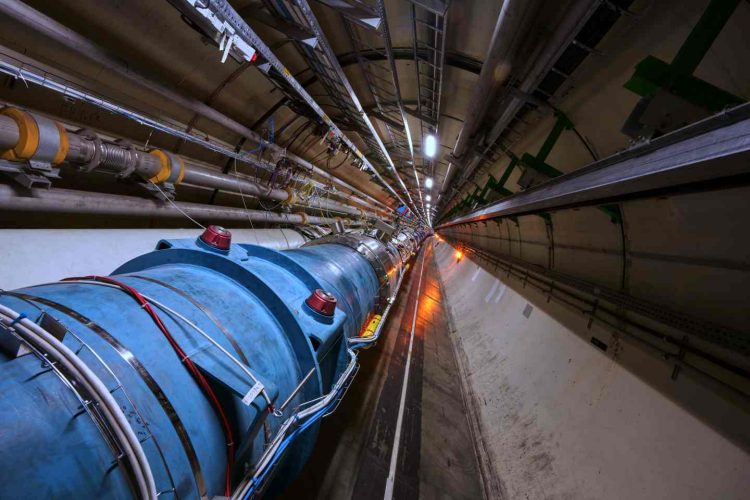 Cel mai puternic accelerator de particule din lume a fost reactivat în Elveția