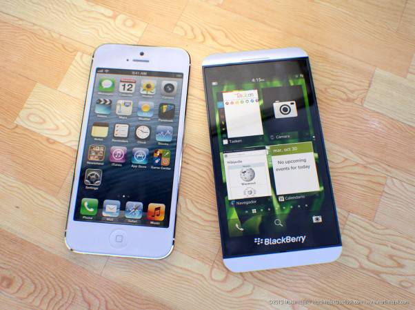 Blackberry lanseaza un update cu 5 imbunatatiri majore Blackberry z10 iphone 5