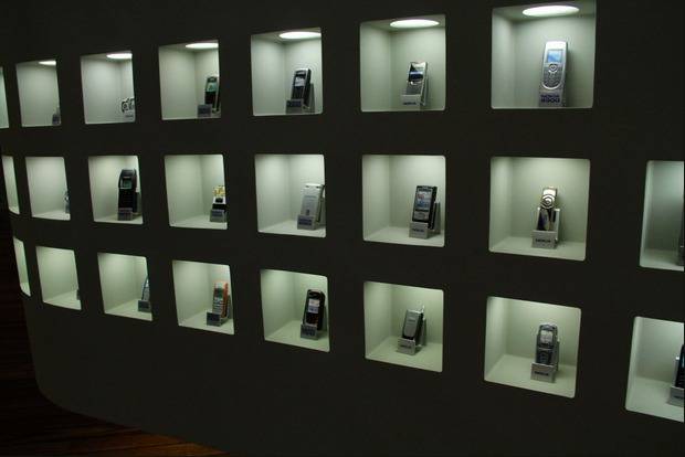 Nokia plateste Mirosoft 500 milioane de euro pentru utilizarea Windows Phone dispozitive nokia expuse la sediul companiei