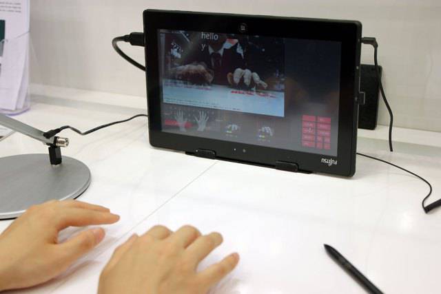 Viitoarele telefoane si tablete Fujitsu nu vor mai avea nevoie de tastatura clasica fujitsu keyboard2