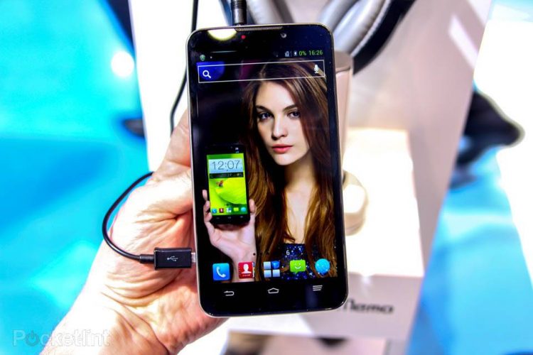 ZTE a lansat Grand Memo, un smartphone de dimensiuni mari zte grand memo hands on preview 0