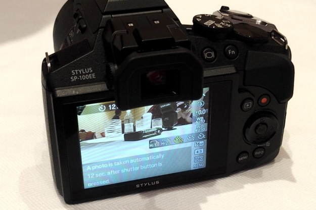 Noua camera foto Olympus SP-100 cu zoom optic 50x olympus sp 100 5