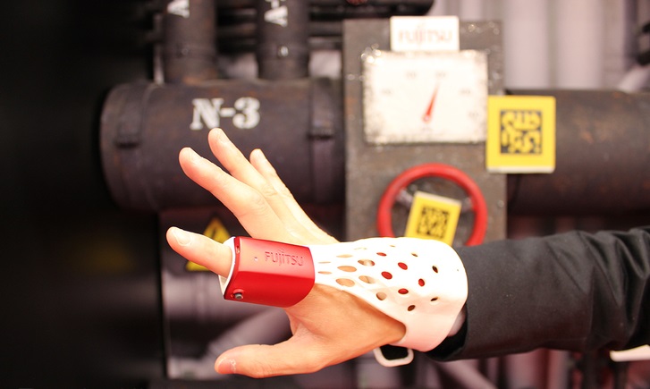 fujitsu manusi inteligente realitate augumentata