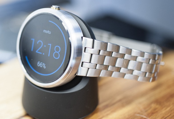 Noua actualizare pentru Moto 360 ofera o mai buna conectivitate cu telefonul motorola moto 360