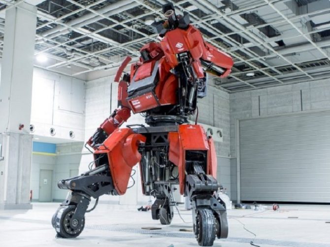 Va puteti cumpara un costum de robot de pe Amazon Japonia pentru 1 milion de dolari Kuratas