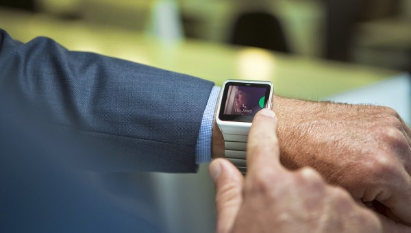 Sony a prezentat o versiune imbunatatita pentru Smartwatch 3 Sony Smartwatch 3 din otel inoxidabil