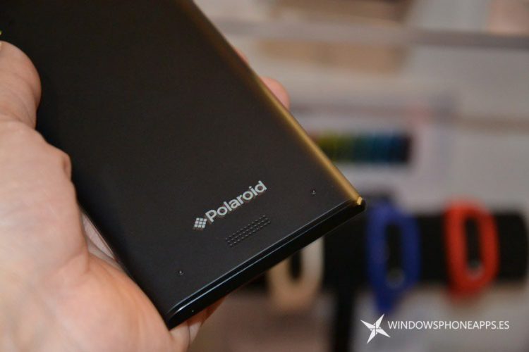 Polaroid a prezentat un smartphone cu Windows la MWC 2015 Smartphone Polaroid cu Windows Phone