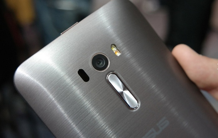 Asus a prezentat noul smartphone ZenFone Selfie ASUS ZenFone Selfie