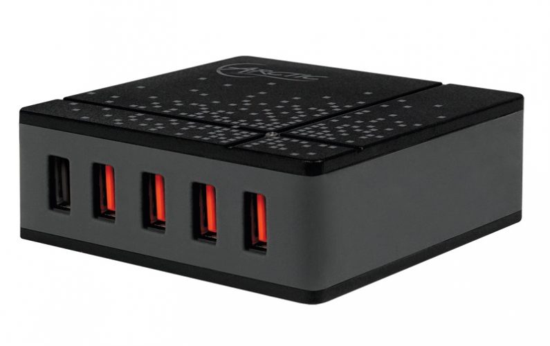 Arctic a lansat încărcătorul Quick Charger 8000 Arctic Quick Charger 8000