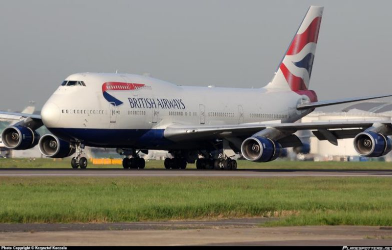 O dronă a lovit un avion British Airways la aterizare G-CIVG British Airways Boeing 747