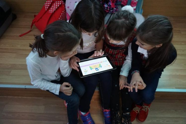 “Women into IT Initiative” este rezultatul parteneriatului Adfaber – Oracle Academy Women into IT Initiative