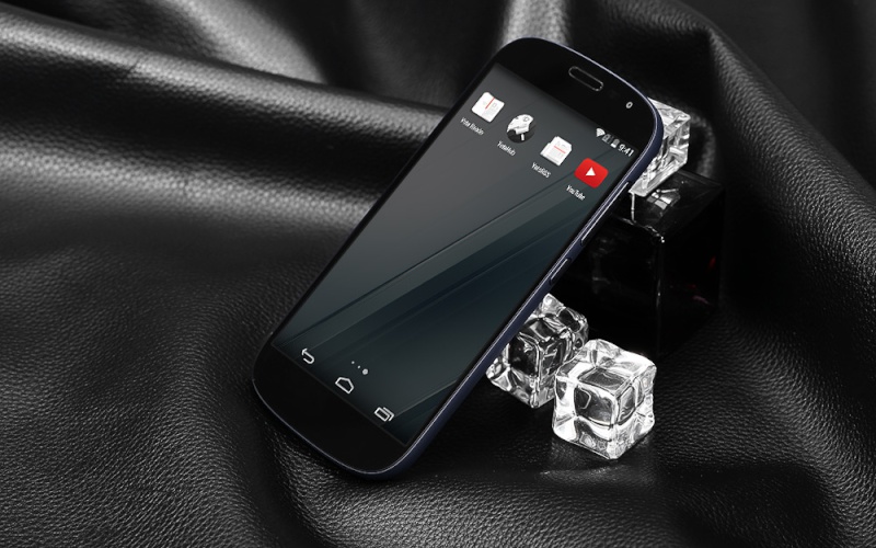 Yotaphone 2 la Gearbest