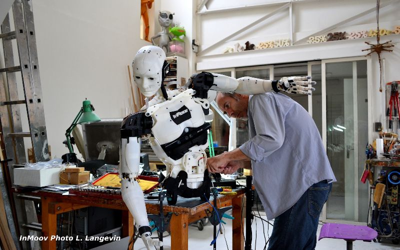 Robotul humanoid vine în premieră în România la Bucharest Technology Week InMoov la BTW 2017