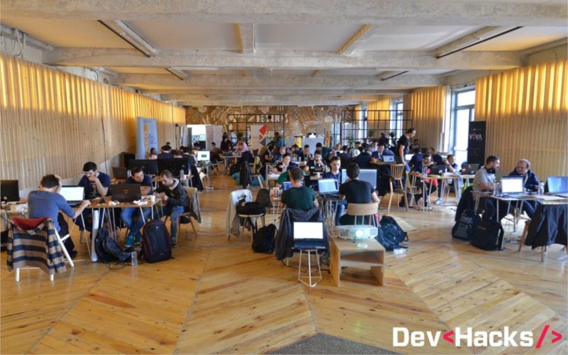 Ultimele zile de înscriere la hackathonul DevHacks din 17 și 18 noiembrie DevHacks 2018