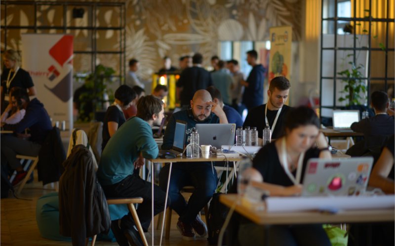 La DevHacks sunt așteptati peste 200 de programatori și pasionați de tehnologie DevHacks