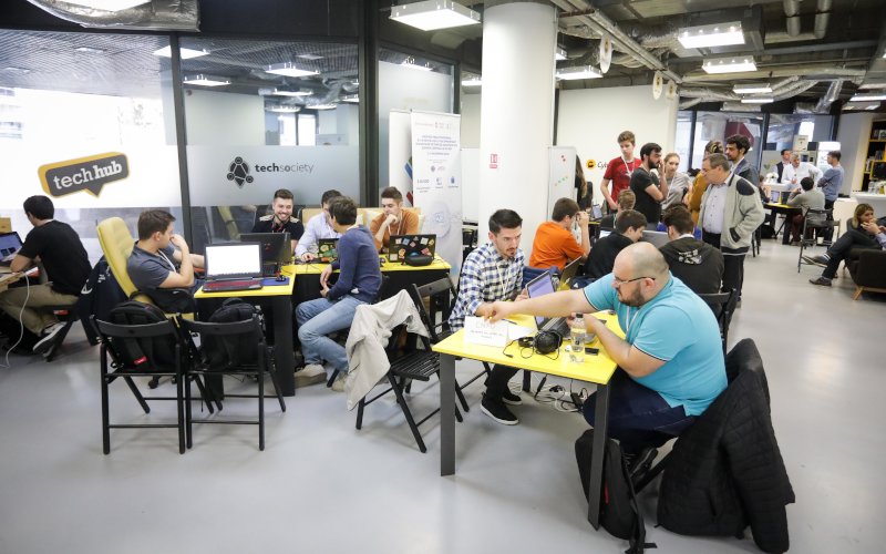 A doua ediţie Hacking Health premiază trei proiecte de inovaţie digitală pentru sistemul de sănătate din România Hacking Health
