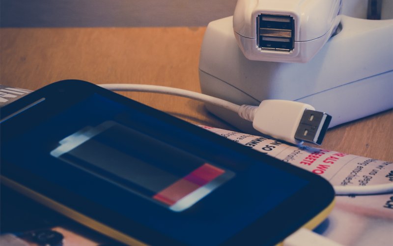 Încărcarea bateriei telefonului