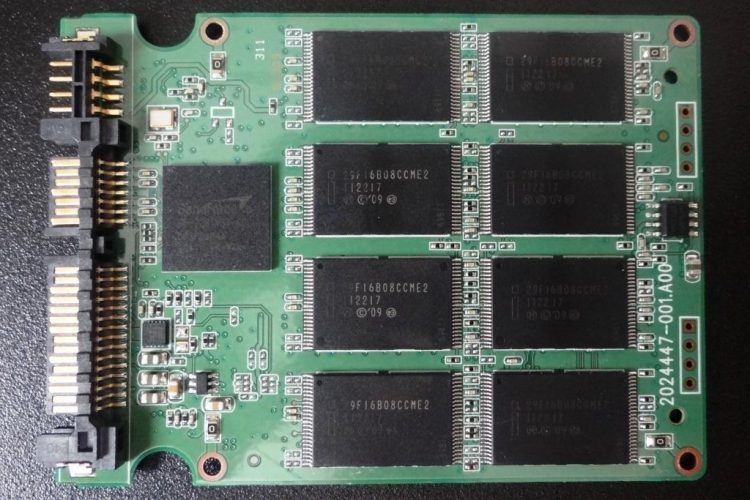 Componentele unui SSD Kingston