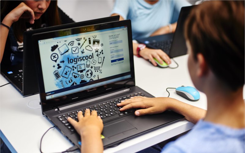 Peste 10.000 de elevi sunt așteptați din toamnă la Logiscool, școala internațională de programare și robotică Logiscool