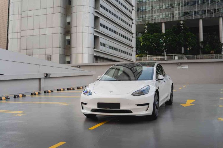 Dispută pe tema tehnologiei de conducere autonomă a Tesla: Copiii nu sunt detectați Dispută pe tema tehnologiei de conducere autonomă a Tesla: Copiii nu sunt detectați