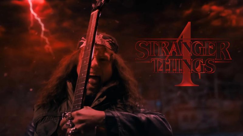 Iată cum s-a pregătit actorul Eddie în Stranger Things sezonul 4 pentru scena cu Metallica Iată cum s-a pregătit actorul Eddie din sezonul 4 din Stranger Things pentru scena cu Metallica