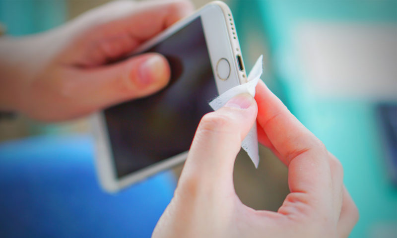 5 moduri prin care îți distrugi telefonul, tableta, laptopul și televizorul scump