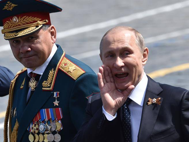 Serghei Șoigu și Vladimir Putin