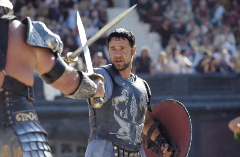 Russell Crowe, Connie Nielsen, Joaquin Phoenix și Oliver Reed