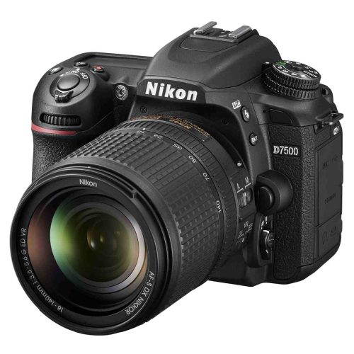 Cel mai bun aparat foto DSLR: Top 4 modele bune 2 Nikon D7500 are un senzor APS-C CMOS APS-C de 20,9 megapixeli