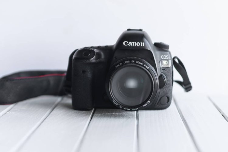 Cel mai bun aparat foto DSLR: Top 4 modele bune