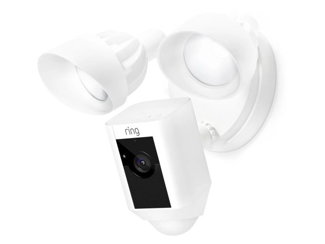Ring Floodlight Camera cu  spoturi LED de mare putere