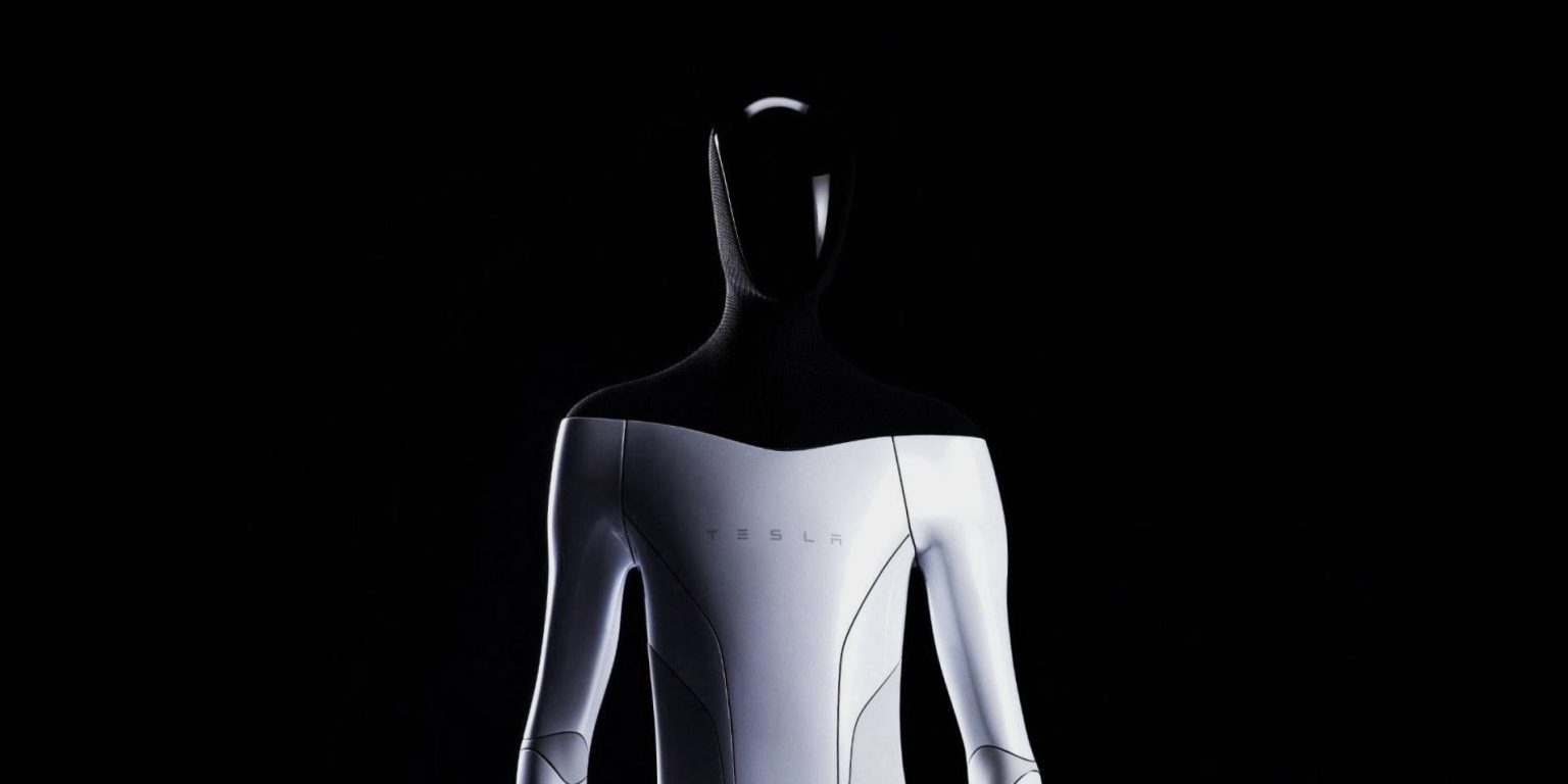 Elon Musk spune că Tesla ar putea avea un prototip de robot umanoid funcțional până pe 30 septembrie
