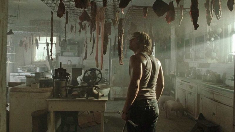 The Texas Chainsaw Massacre (1974), este un film șocant și brutal, cu unele dintre cele mai macabre și realiste violențe incluse vreodată într-un film la vremea respectivă