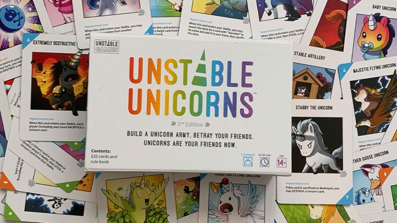 Jocul de societate Unstable Unicorns